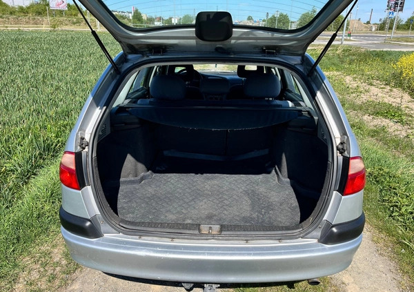 Toyota Avensis cena 7000 przebieg: 252000, rok produkcji 2001 z Bielawa małe 529
